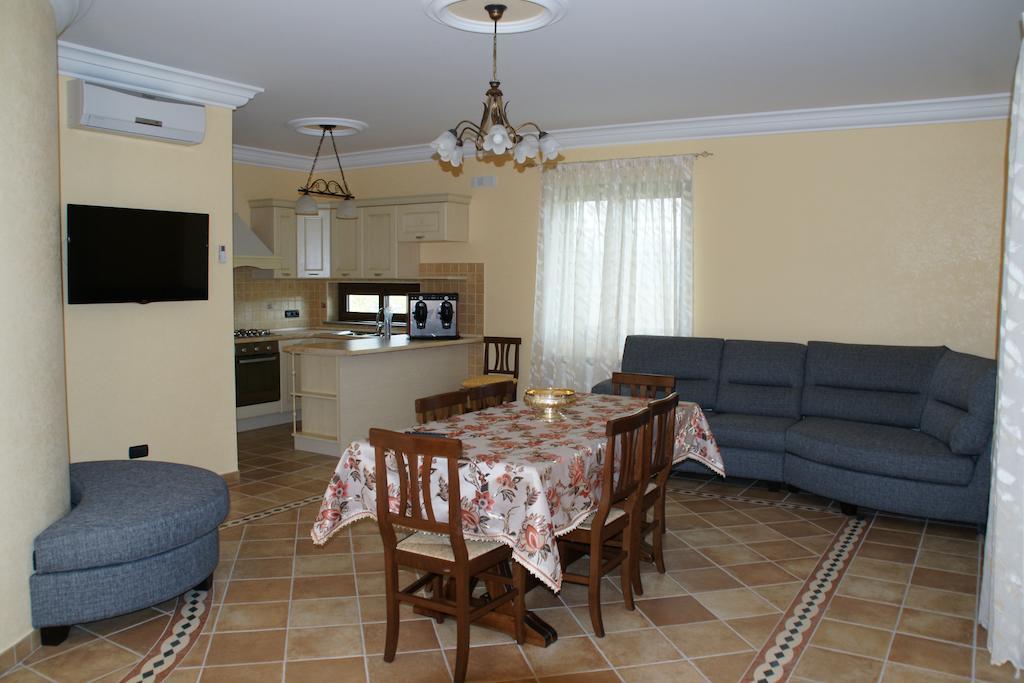 B&B Villa Mery Mileto Exterior photo